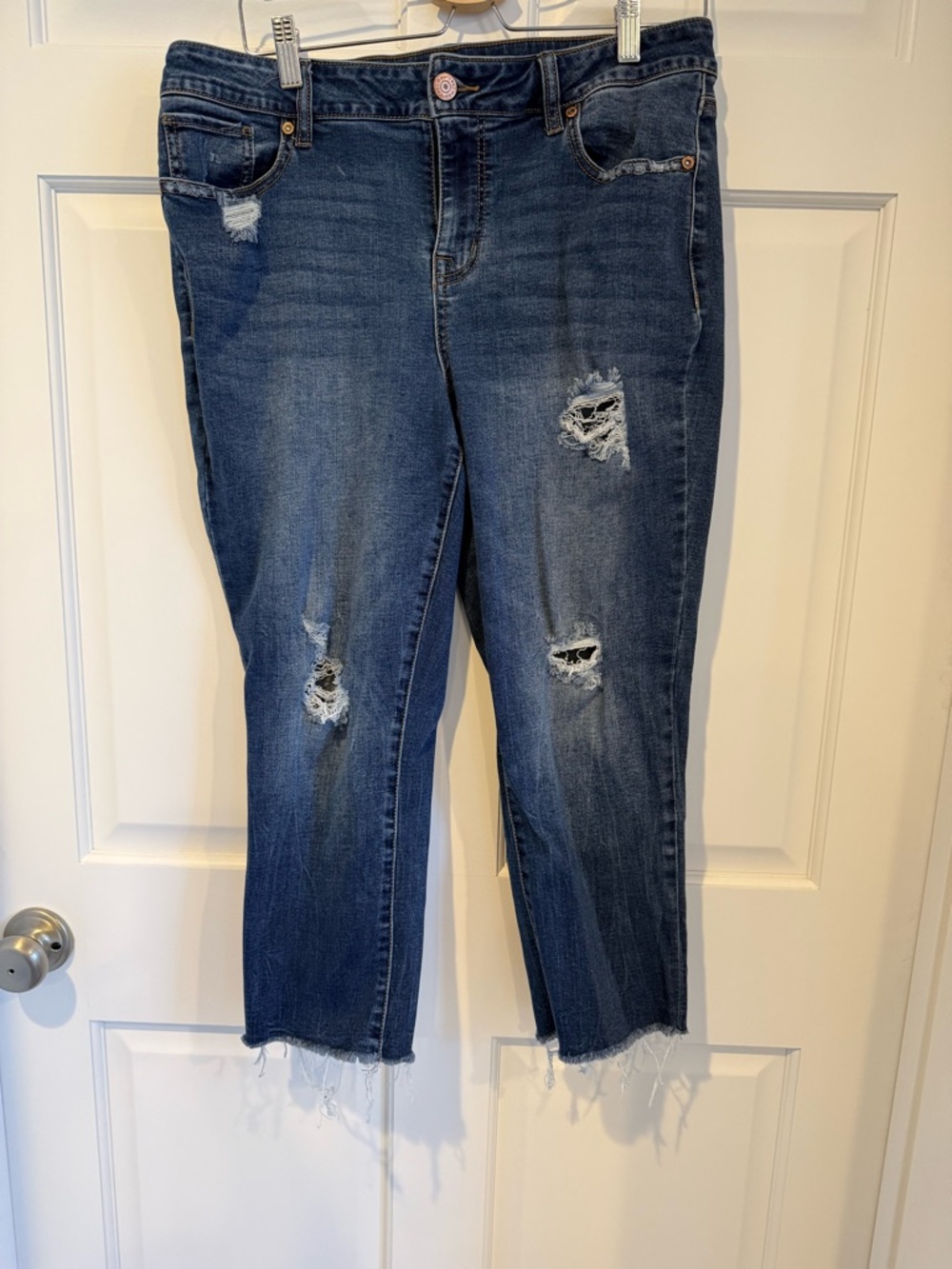 Maurices Women's Dark Washed Cropped Jeans